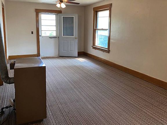 3rd image of 304 Copper Ave