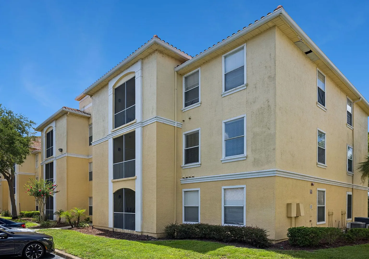 Nicely Updated 4 BR Condo in Maitland — Photo 2