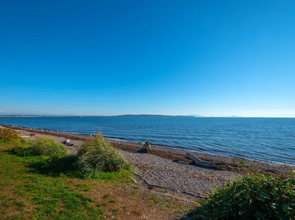 15963 Marine Dr, White Rock, BC V4B 1G1