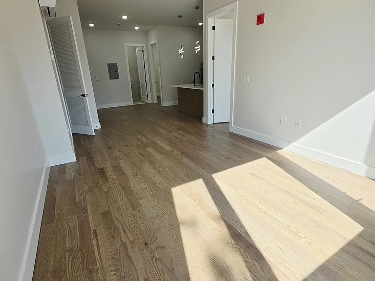 40 Lembeck Ave #12 — Photo 9