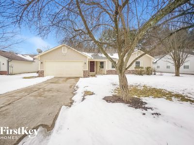 825 Country Ln, Indianapolis, IN, 46217