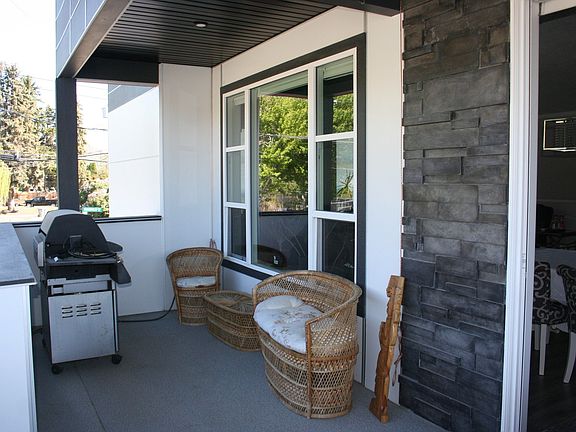 3rd image of 651/653 Stansfield Rd