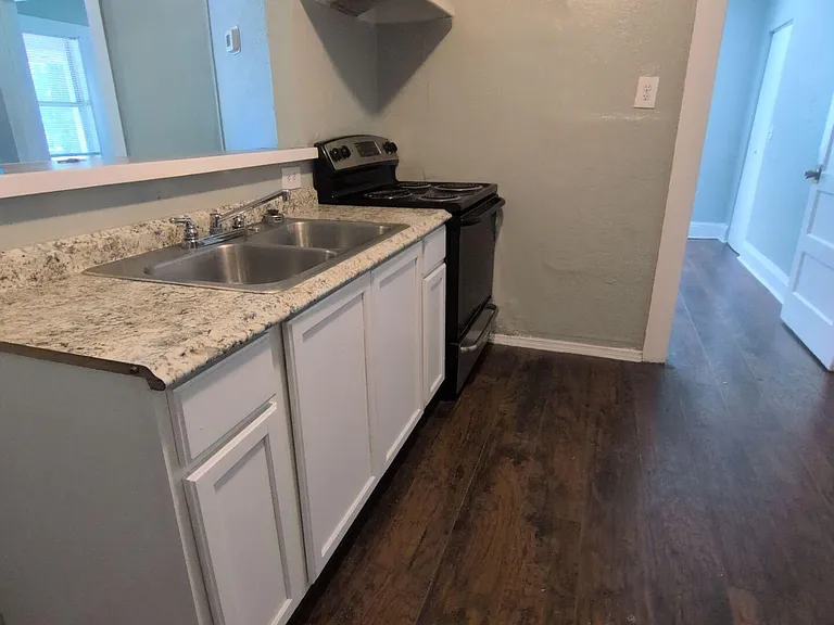 2092 Benedict Rd — Photo 11