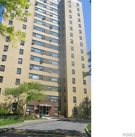 1st image of 4 Fordham Hill Oval APT 15E