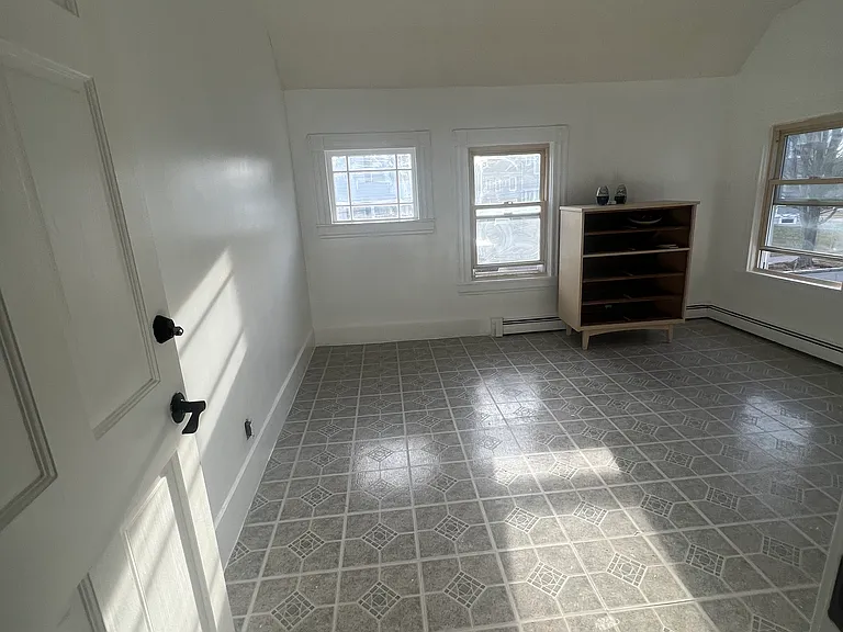 48 Grand View Ave #4 — Photo 15