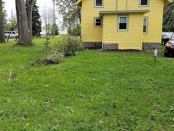 3rd image of 1019 Erie Ave