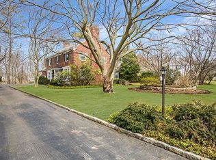 575 Park Ave, Manhasset, NY 11030