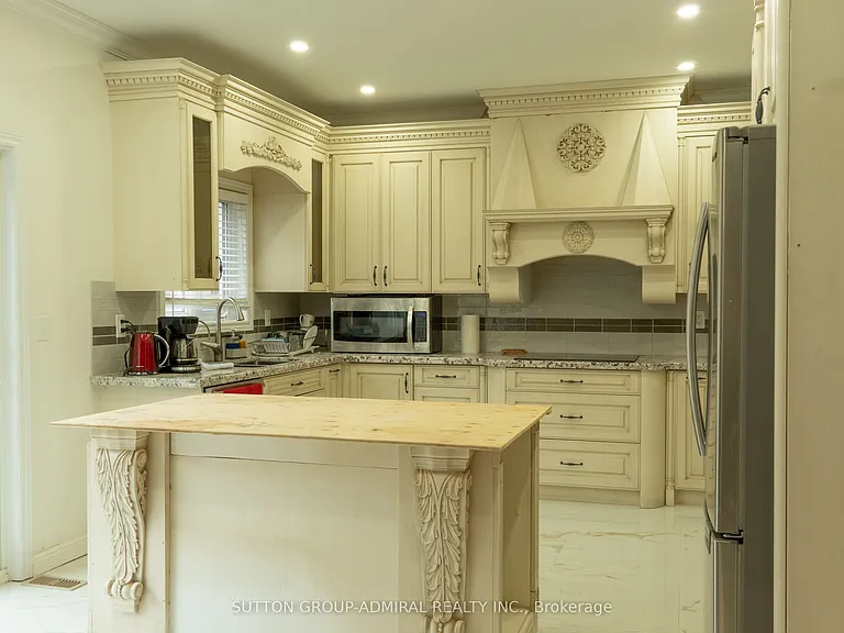 29 Wendelyn Dr #MAIN 2ND FLOOR — Photo 12