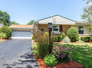 696 Therese Ter, Des Plaines, IL