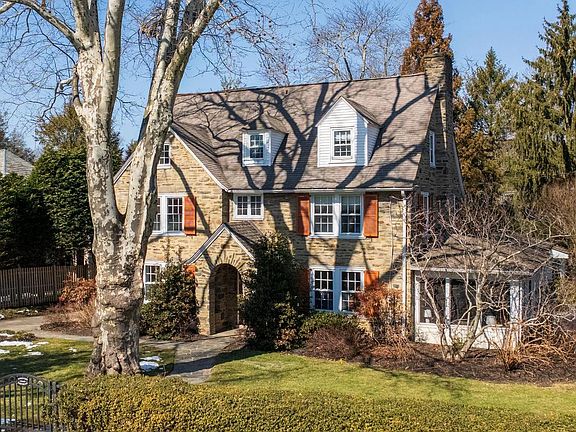 5th image of 621 Pembroke Rd