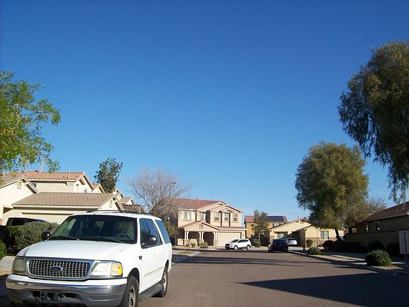 4th image of 210 S 174th Dr
