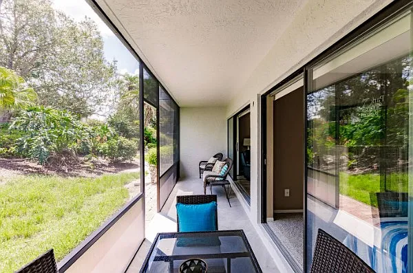 2 bed, 864 sqft, $10,500 — Photo 2