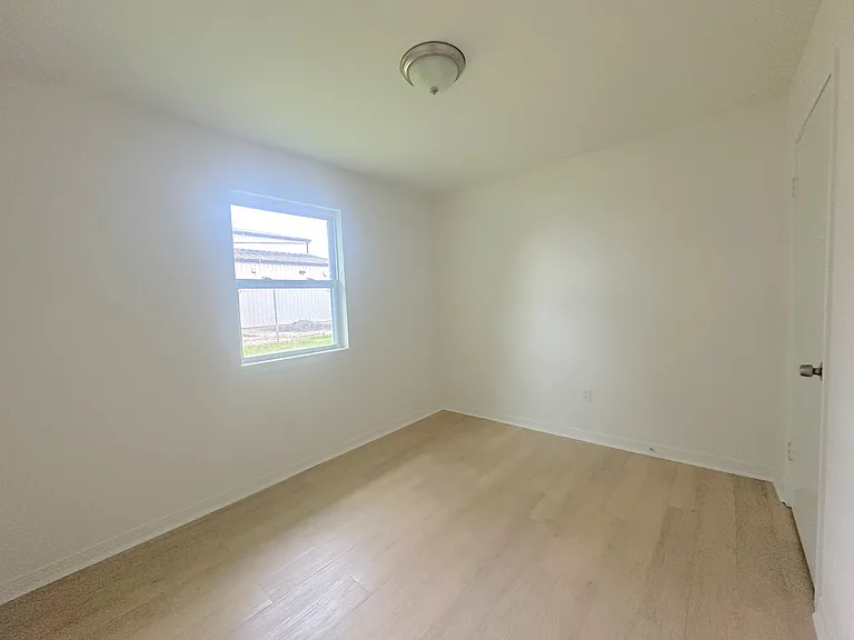 427 S Nickens Ave — Photo 9