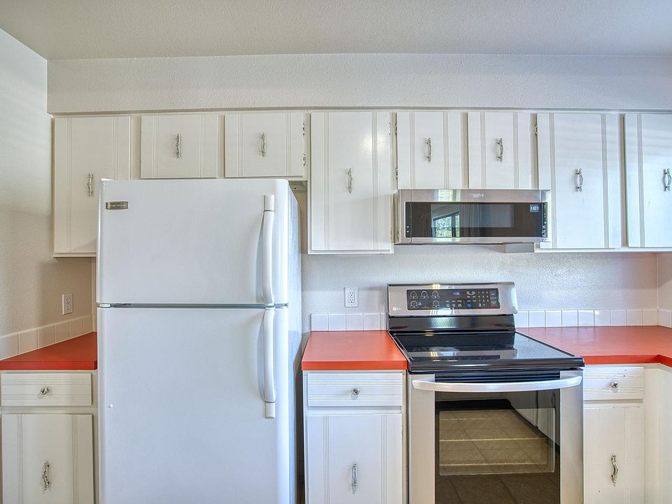 1st image of 1925 Waters Edge St Unit B