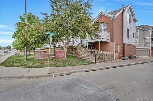 16901 E Warren Pl #B Photo 1