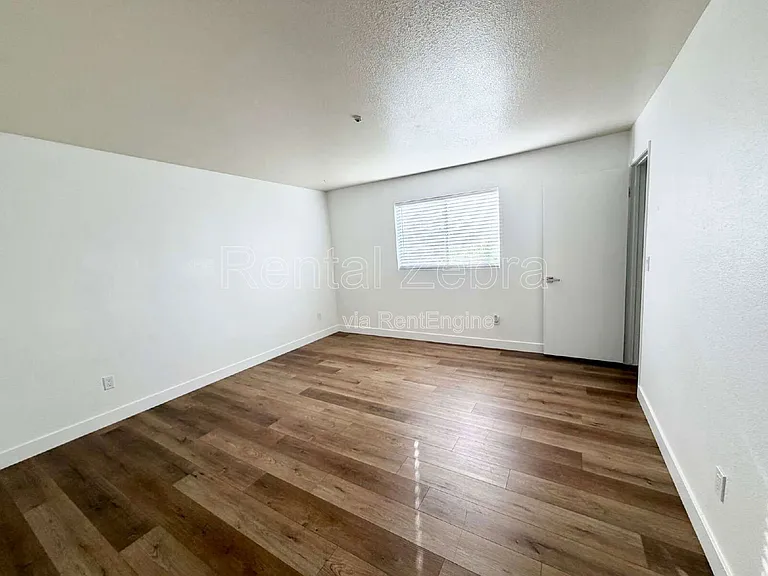 Vista Linda Apartments — Photo 61