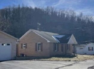 323 Broadway St, North Tazewell, VA 24630