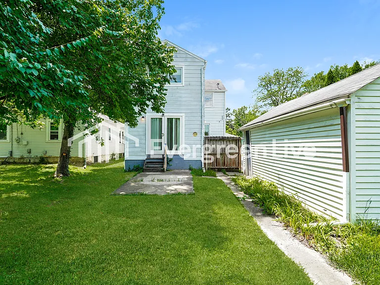 582 Elizabeth Ave — Photo 15