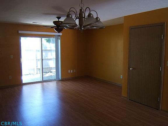 4th image of 1211 Rivercrest Dr