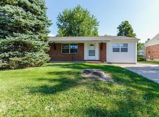 3220 Fleet Ln, Saint Charles, MO 63301