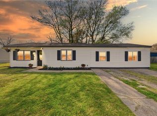 777 Holladay Ln, Virginia Beach, VA 23455