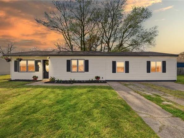 777 Holladay Ln, Virginia Beach, VA 23455