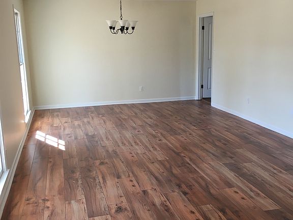 Living/dining room
