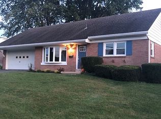828 Cedar Crest Dr, Lebanon, PA 17046