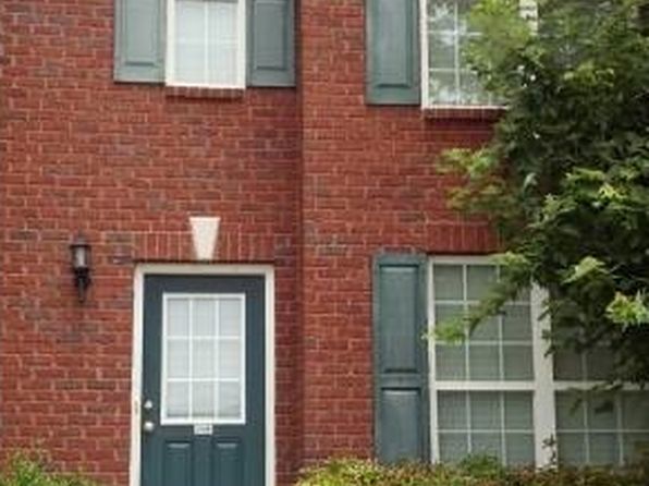 2758 Valley Green Dr