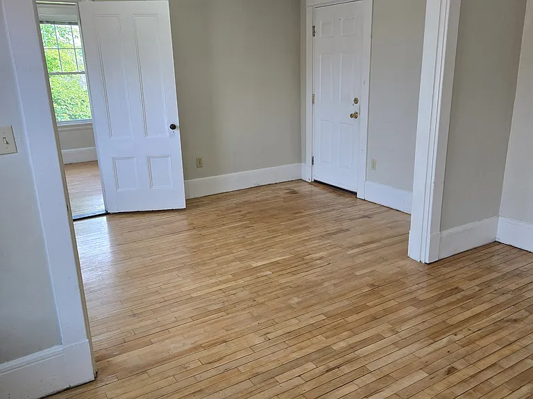 278 Woodford St #11 — Photo 1