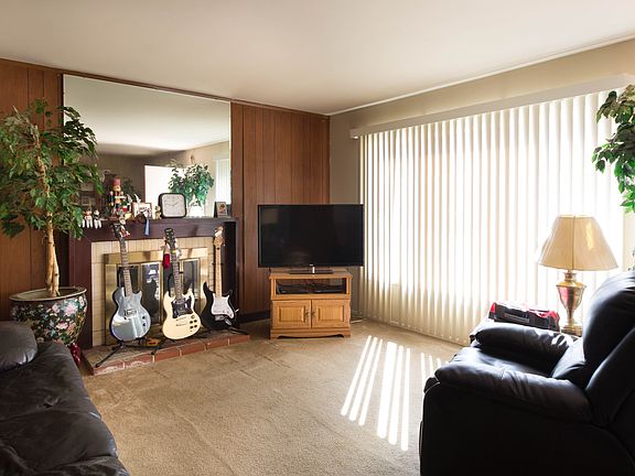 2nd image of 213 Clifden Dr