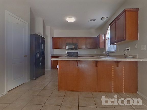 5th image of 715 N Redwood Ln