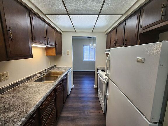 3rd image of 400 S 29th St APT F