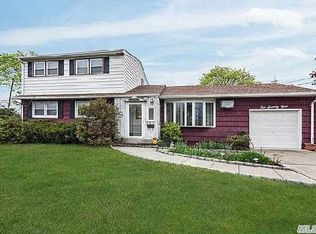 179 Mayhew Ave, Babylon, NY 11702