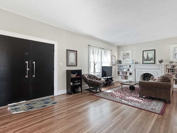 2nd image of 3411 Alta Vista Dr
