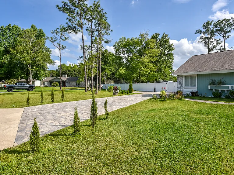 213 Riverbend Rd — Photo 42