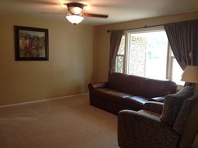 5th image of 877 Edwin Dr