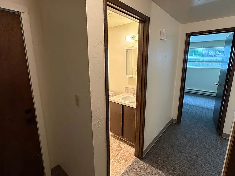 952 NW Sycamore Ave #8 — Photo 3