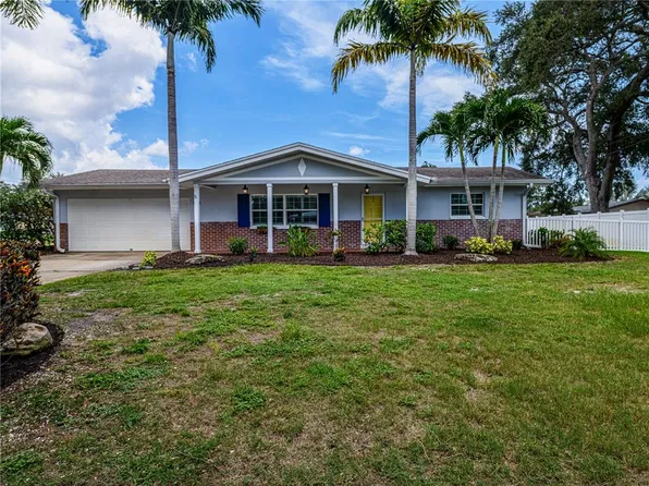 1661 Algonquin Dr, Clearwater, FL 33755
