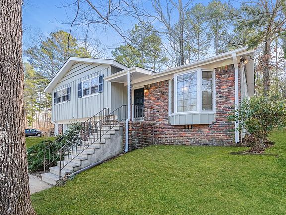 2nd image of 1025 Dawn Dr