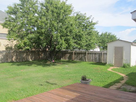 4th image of 905 Culver Ln