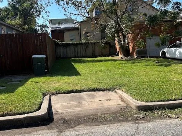 1205 29th St, Galveston, TX 77550