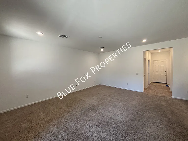 7095 W Jadewood Ln — Photo 4