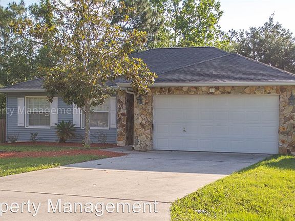 3rd image of 11 Whirlaway Dr