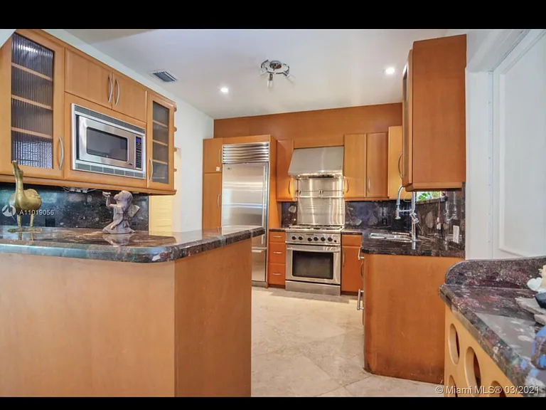 9572 Abbott Ave — Photo 8