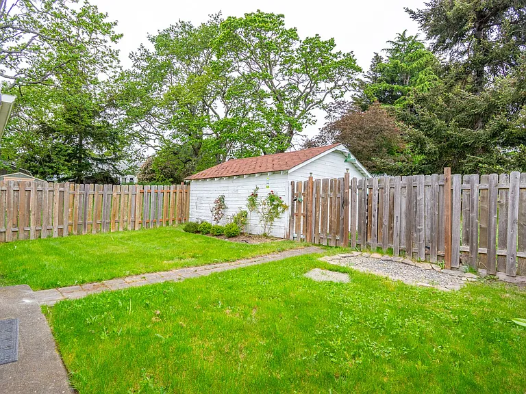 1190 SE 9th Ave — Photo 14