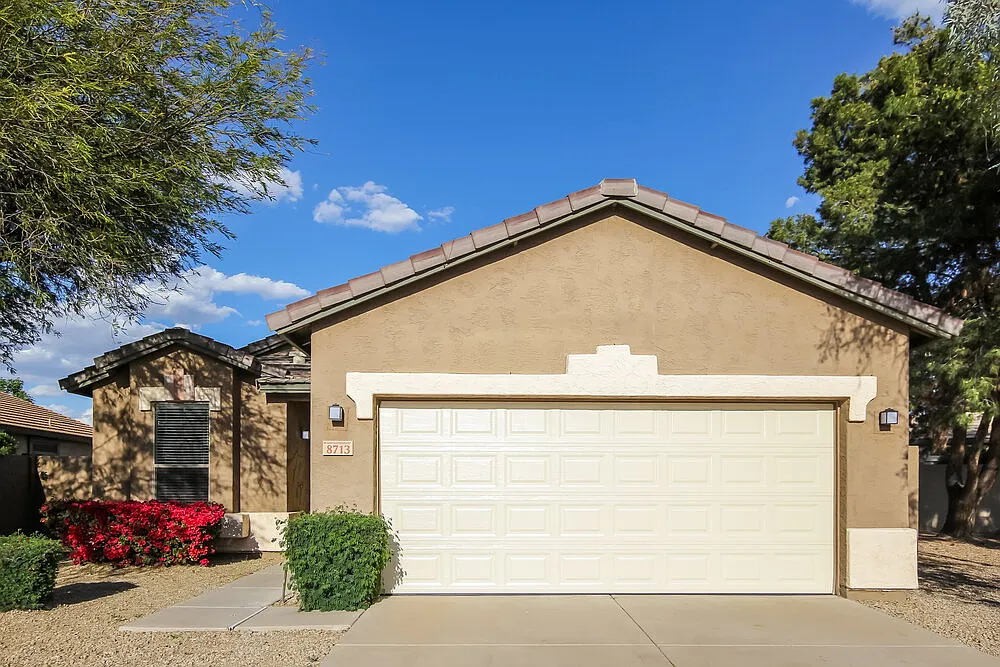 3 bed, 2.0 bath, 1373 sqft, $2,690 — Photo 1