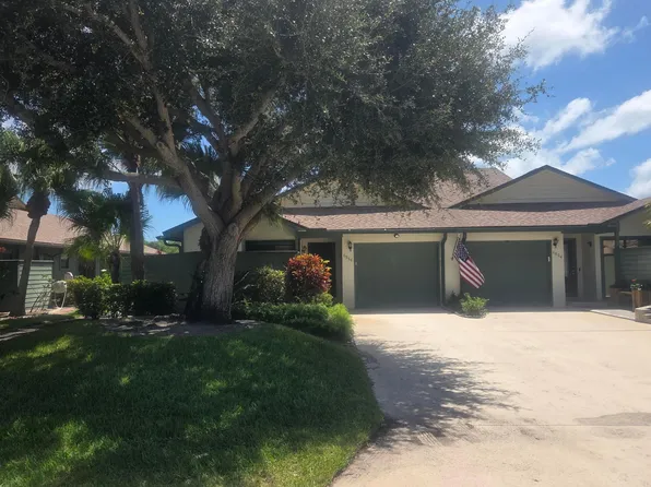 6856 SE Bunker Hill Drive, Hobe Sound, FL 33455