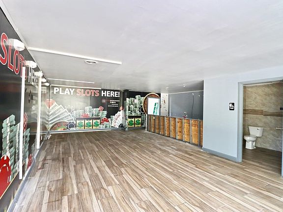 5th image of 625 N Blackhawk Blvd