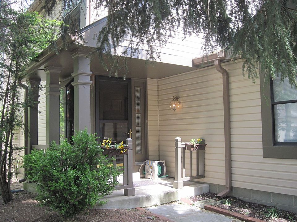 Front/Angle of Condo